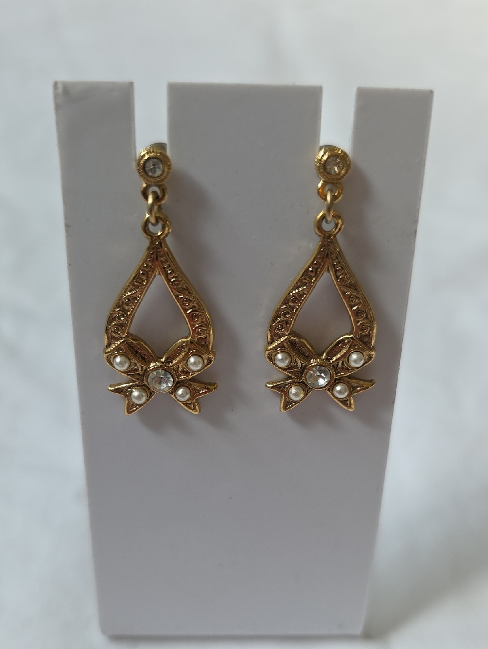 Gold-Tone Vintage Pearl & Crystal Drop Coquette Girl Earrings